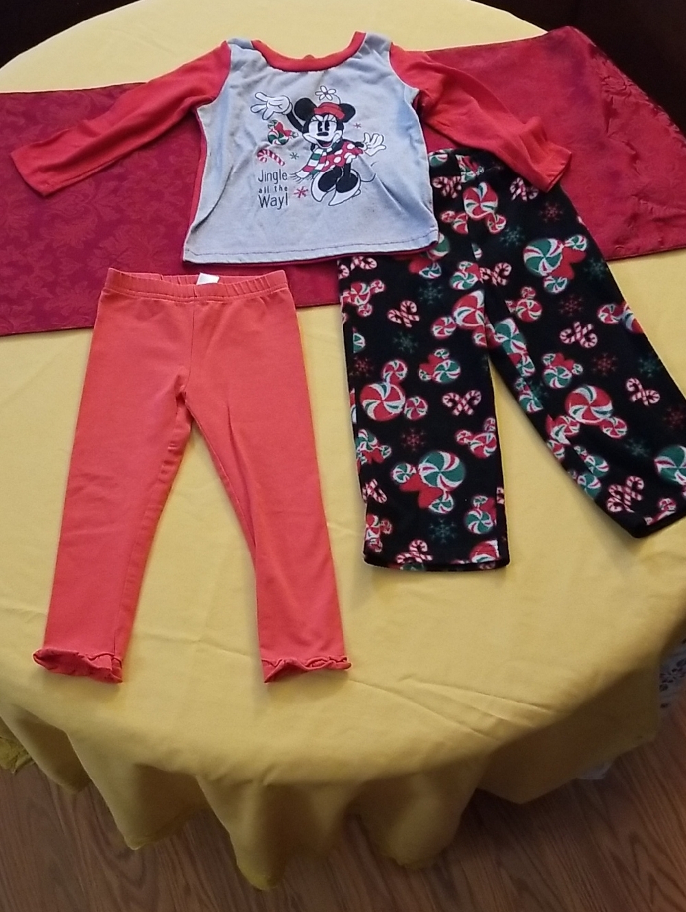 ❣5 for $25 Sale❣Disney Red & Black Minnie Mouse Holiday Pajama Set - Set 3T